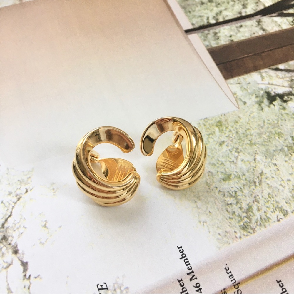 Monet Vintage Clip on Earrings